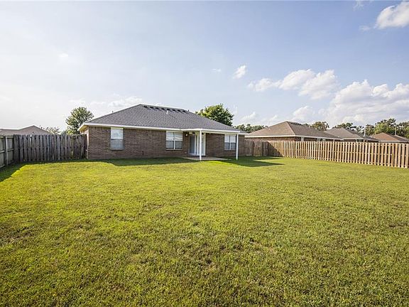 4th image of 550 Sun Meadow Dr
