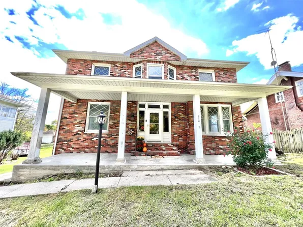 510 School St, Hillsboro, IL 62049