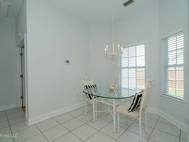 24 Pelican Cove Ln — Photo 13