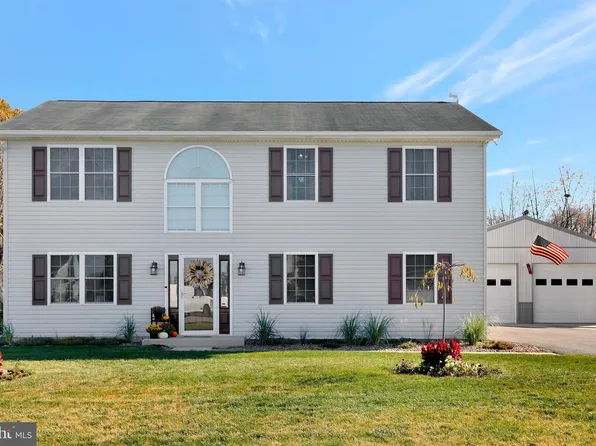 15320 Cobble Dr, Greencastle, PA 17225