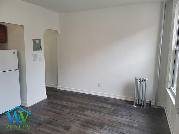 5th image of 1254 Morris Ave #1G