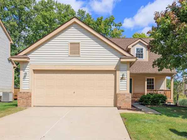 30718 Tanglewood Dr, Novi, MI 48377