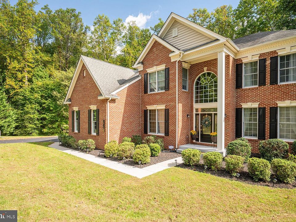 1st image of 38459 Wooded Hollow Dr