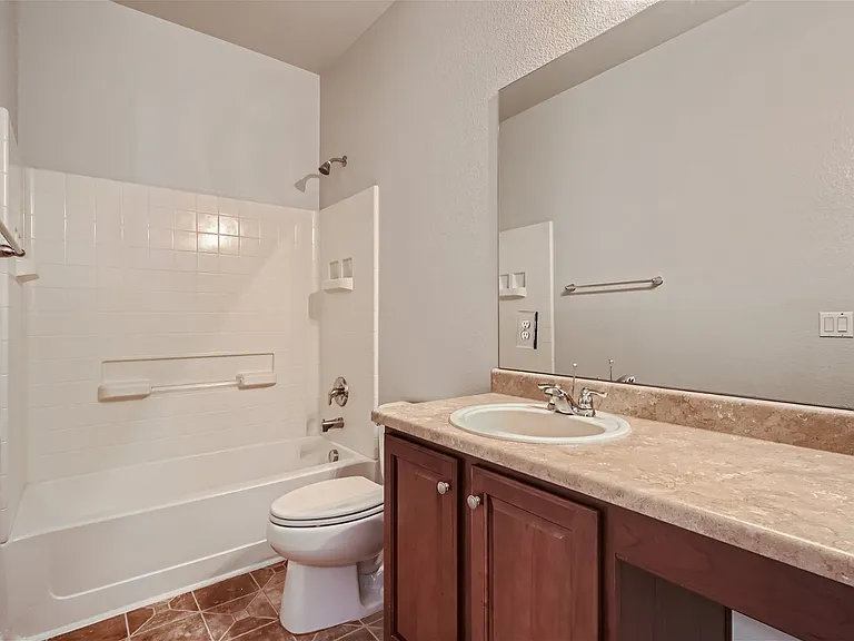 5489 Netherland St — Photo 21