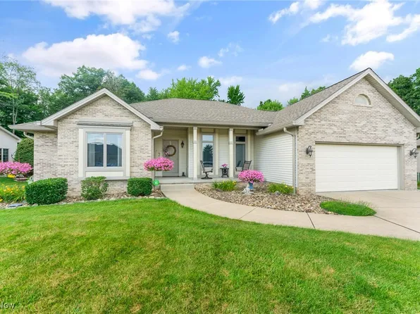 8548 Indian Creek Dr, Youngstown, OH 44514