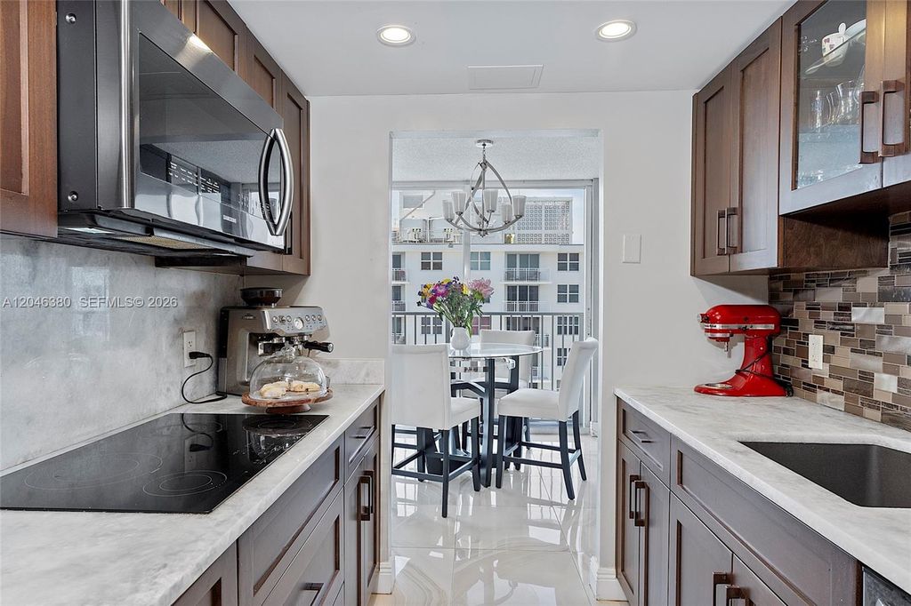 111 Briny Ave #Penthouse 11, photo 9