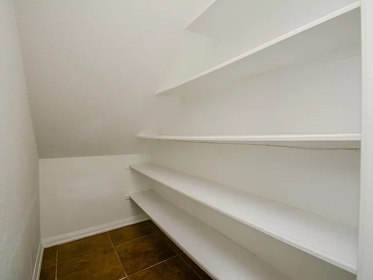 22 Cheswood Manor Dr — Photo 33
