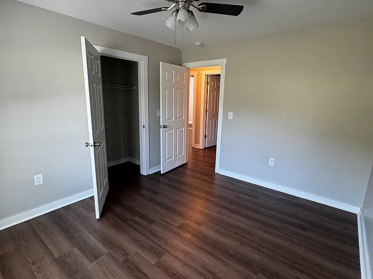 Hawthorne Ln — Photo 8