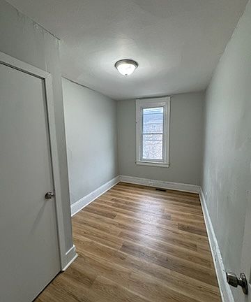 5th image of 611 2nd St Floor 2