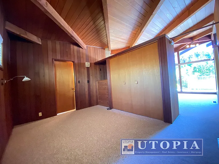 215 Blackpoint Ln — Photo 12
