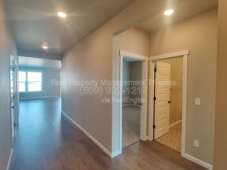 8304 Gardner St — Photo 8