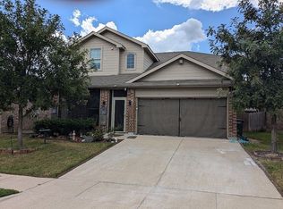 625 River Rock Dr, Azle, TX 76020