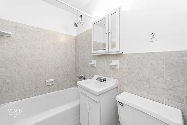 Rented by MNS | media 6