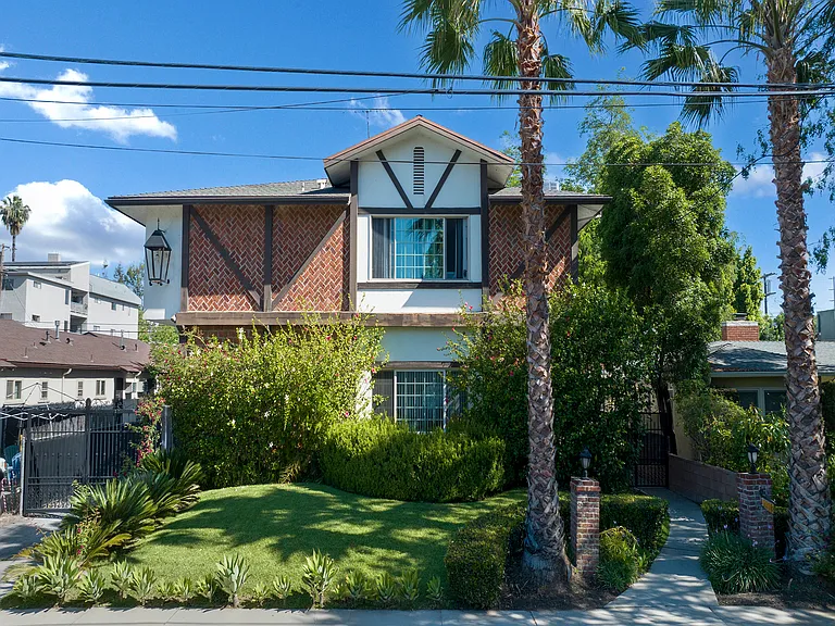 12803 Bloomfield St #2 — Photo 34