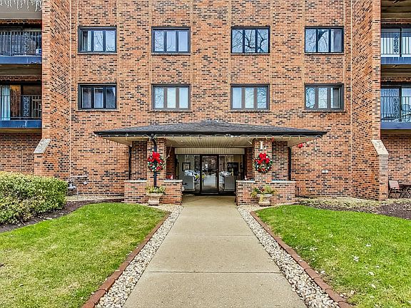 2nd image of 9386 Landings Ln Unit 103