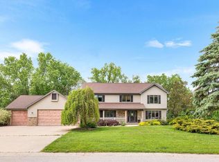 1288 Whippletree Ln, Neenah, WI 54956