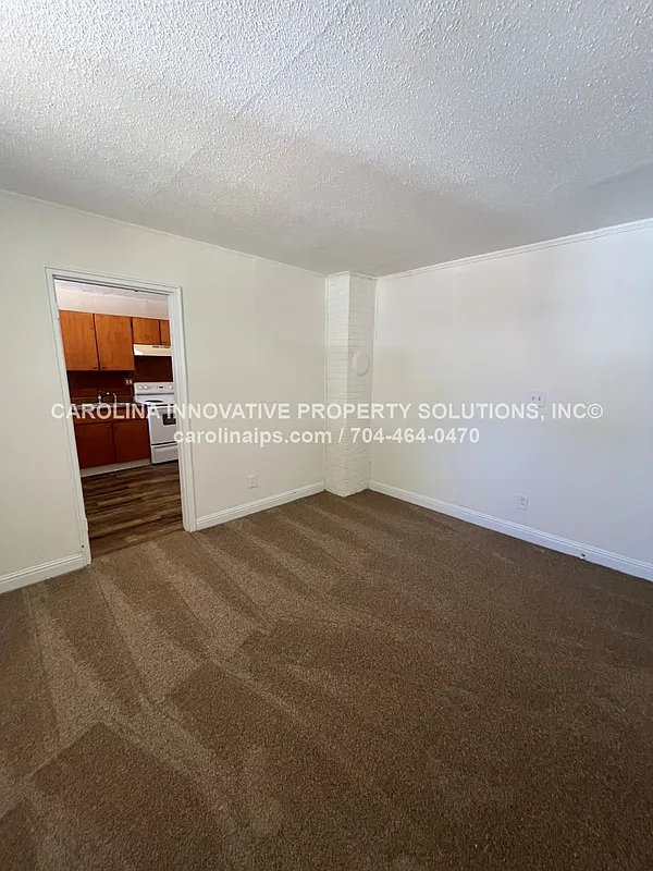 2 bed, 1.0 bath, 627 sqft, $995 — Photo 3