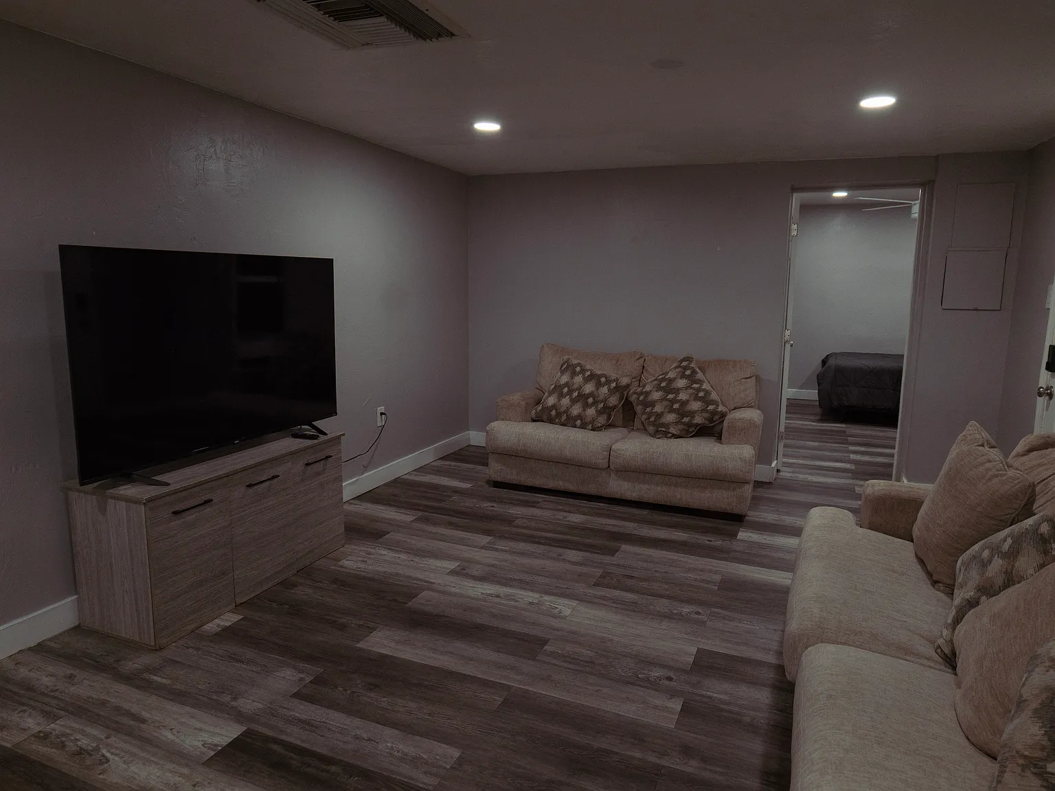 3 bed, 1600 sqft, $2,000 — Photo 2