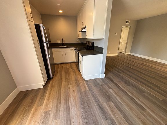 3rd image of 2217 Los Padres Blvd #4