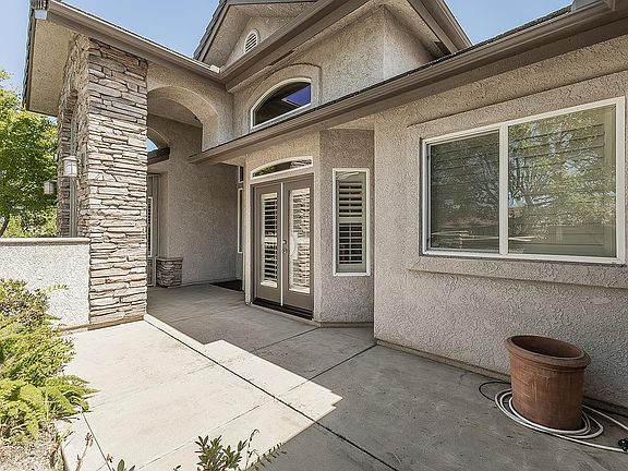5th image of 2998 Ashcroft Ave