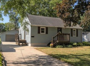 932 9 1/2 St SE, Rochester, MN 55904