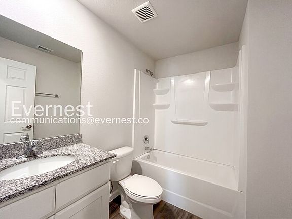 5th image of 33 Peninsula Ln