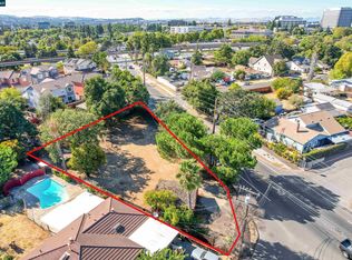 2812 Cowell Rd, Concord, CA 94518