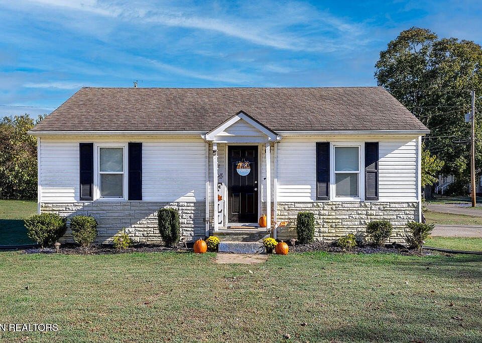1st image of 2390 Cecelia Ave