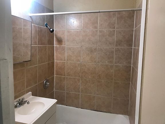 3rd image of 2204 E 79th St
