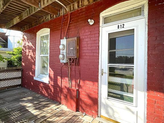 3rd image of 812 Washington Ave #1