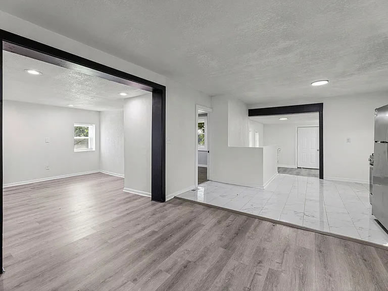 9113 Askew Ave — Photo 14