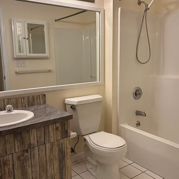 661 Lowell St #18 — Photo 11