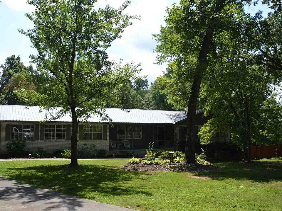 1st image of 3942 Glen Oaks Dr