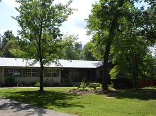 3942 Glen Oaks Dr, Maryville, TN 37804