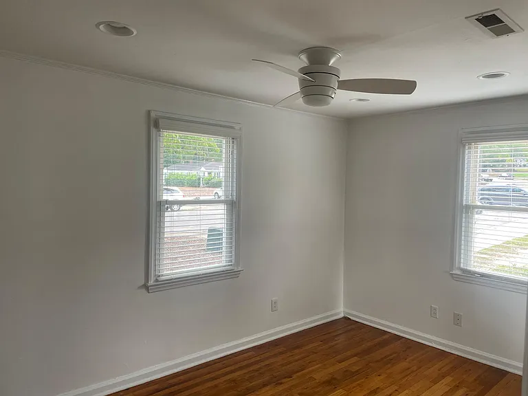 2329 Bernard St — Photo 8