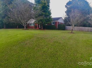 5238 Hickory Grove Rd, Mount Holly, NC 28120