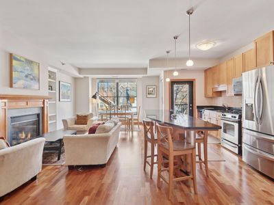 317 Groveland Ave Unit 300, Minneapolis, MN, 55403