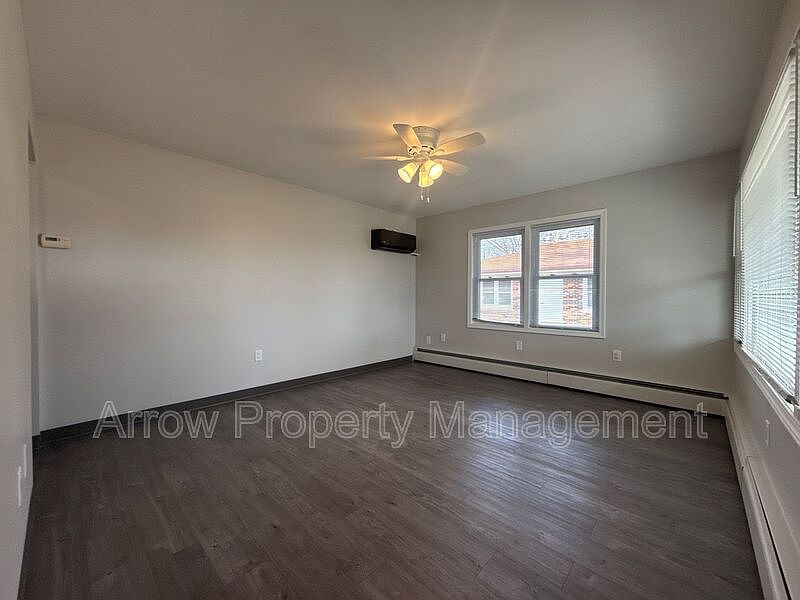 1st image of 407 H St Building 16-4