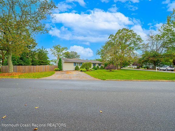 4th image of 1147 Overlook Drive