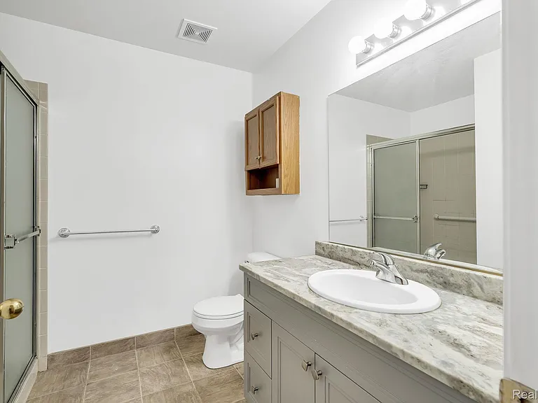 8208 Chesapeake Cir — Photo 24