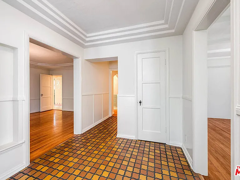 1064 S Ogden Dr — Photo 4