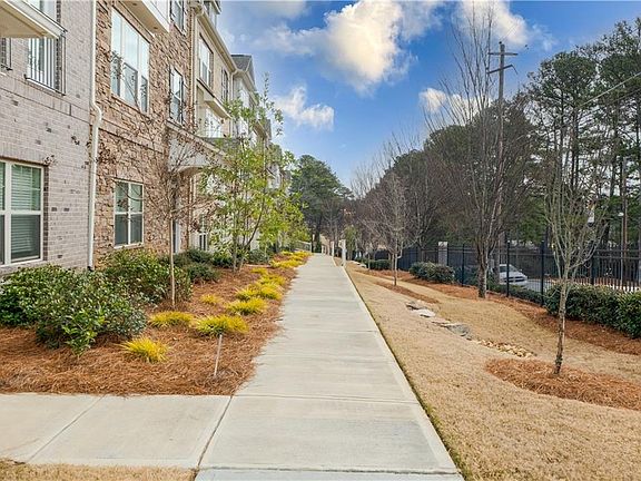 2nd image of 1313 Harris Way