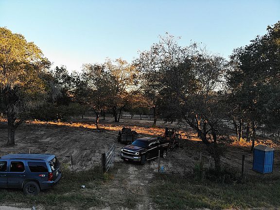 3rd image of 231 Shady Oaks Dr