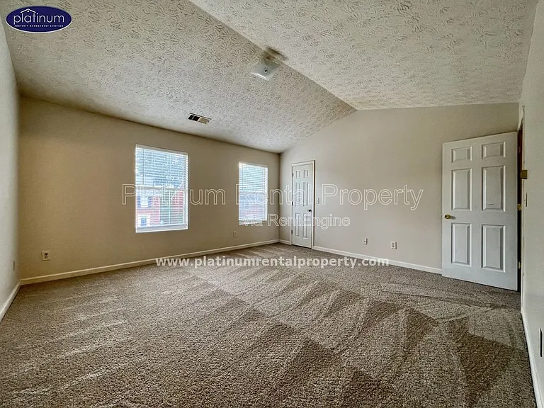 5687 Windfall Ln — Photo 12