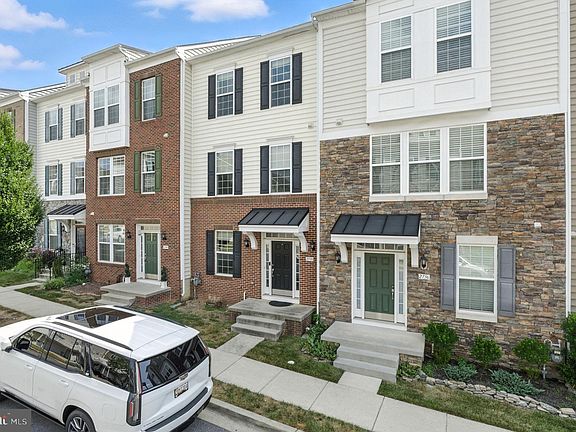 3rd image of 2738 Egret Way