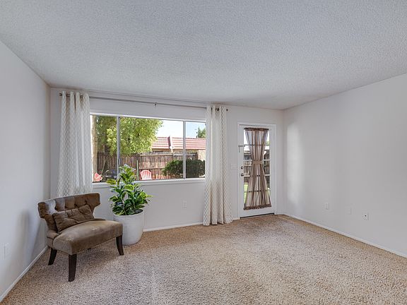 4th image of 3310 W Tangerine Ln
