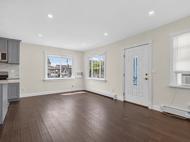 88 Buffalo Ave #2 — Photo 3