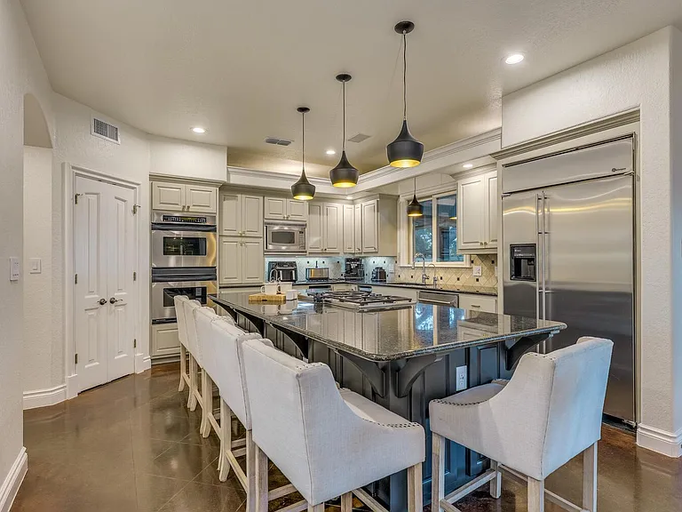 813 Moonlight Bay Dr — Photo 3