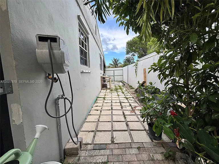 3240 SW 66th Ter — Photo 32