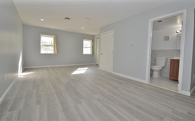 1st image of 115 Oxford Ave Unit G